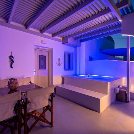 Aerenia Luxury Suites Karterados  Ngoại thất bức ảnh