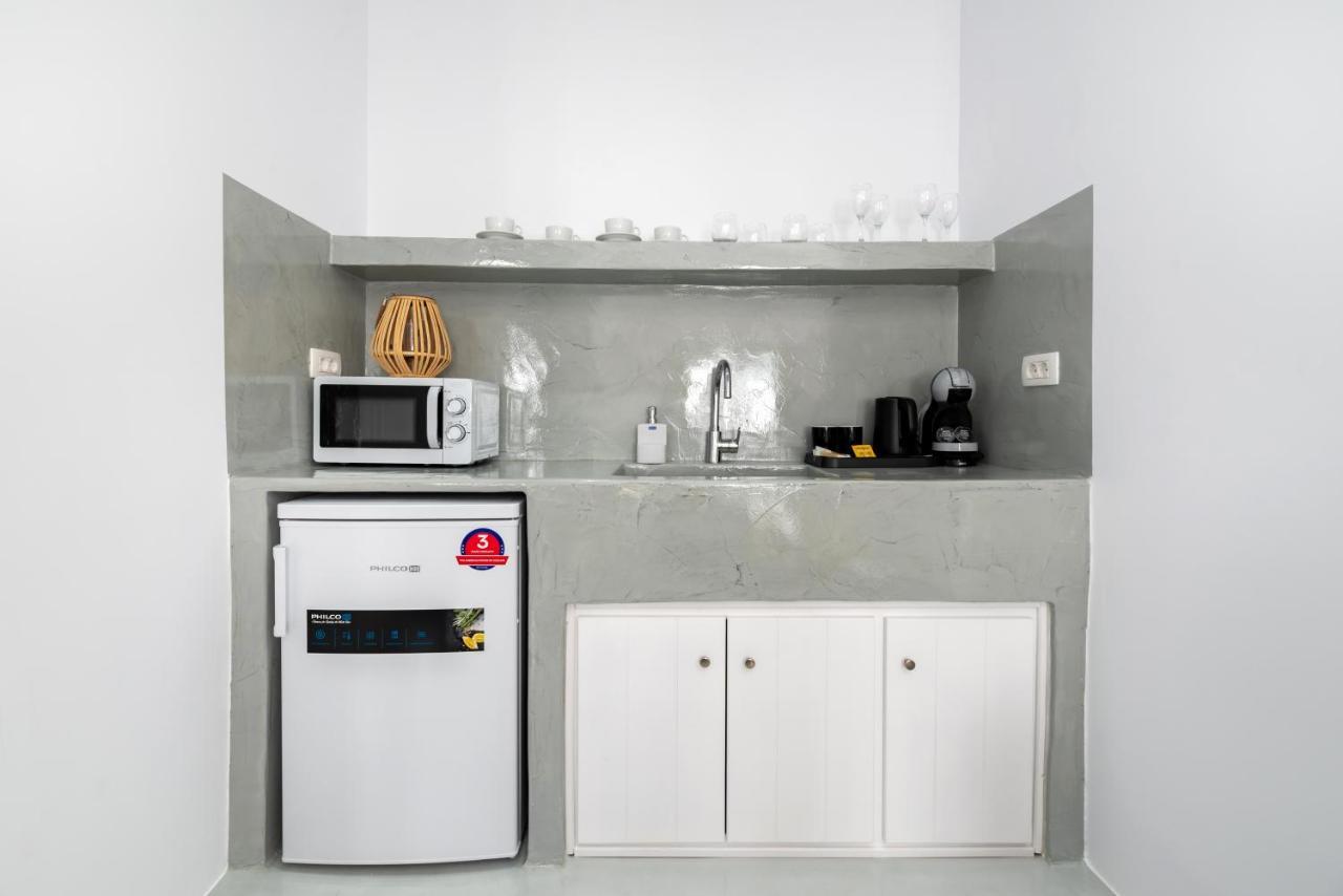 Aerenia Luxury Suites Karterados  Ngoại thất bức ảnh