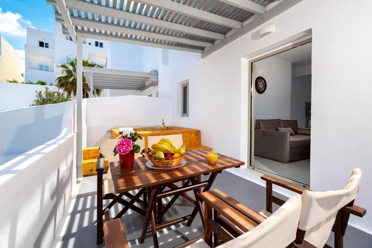 Aerenia Luxury Suites Karterados  Ngoại thất bức ảnh