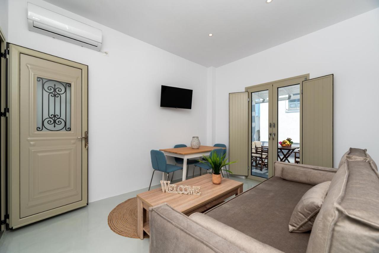 Aerenia Luxury Suites Karterados  Ngoại thất bức ảnh