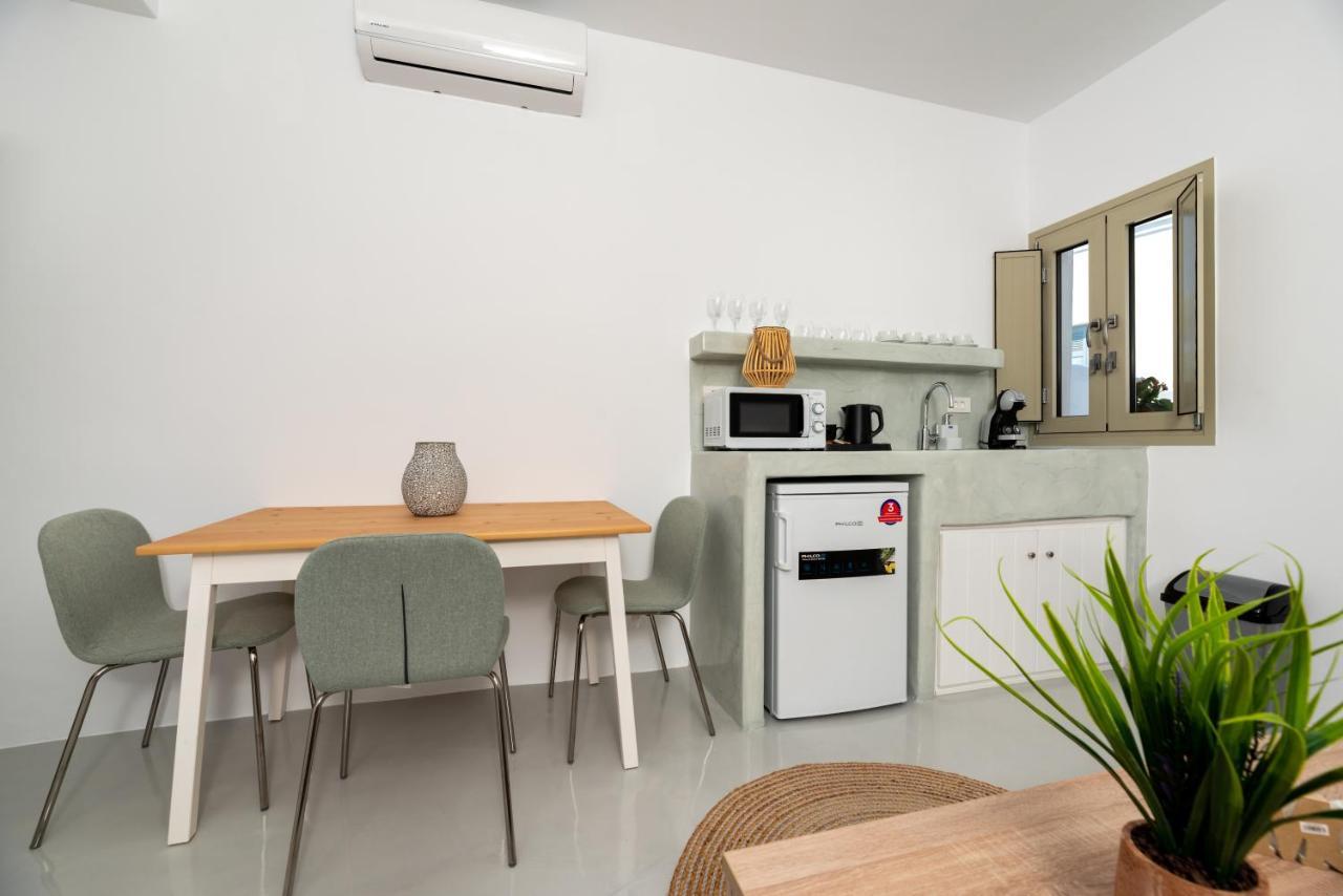 Aerenia Luxury Suites Karterados  Ngoại thất bức ảnh