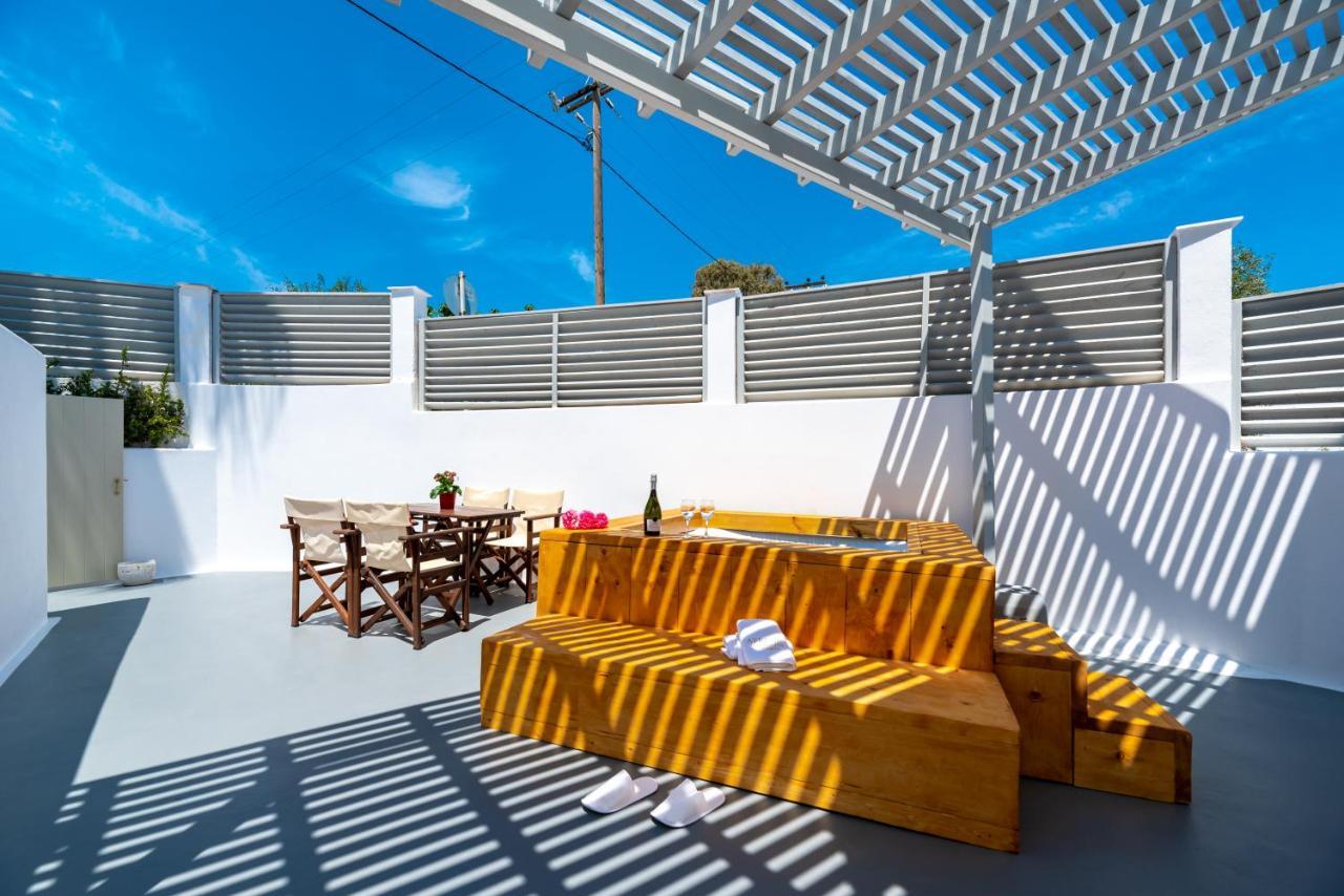 Aerenia Luxury Suites Karterados  Ngoại thất bức ảnh