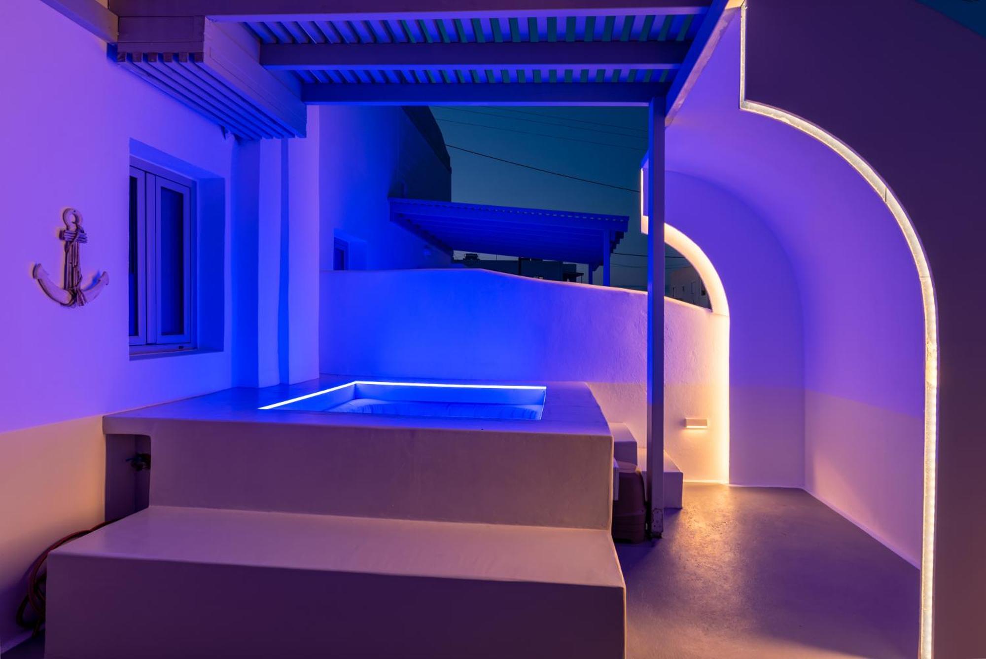 Aerenia Luxury Suites Karterados  Ngoại thất bức ảnh