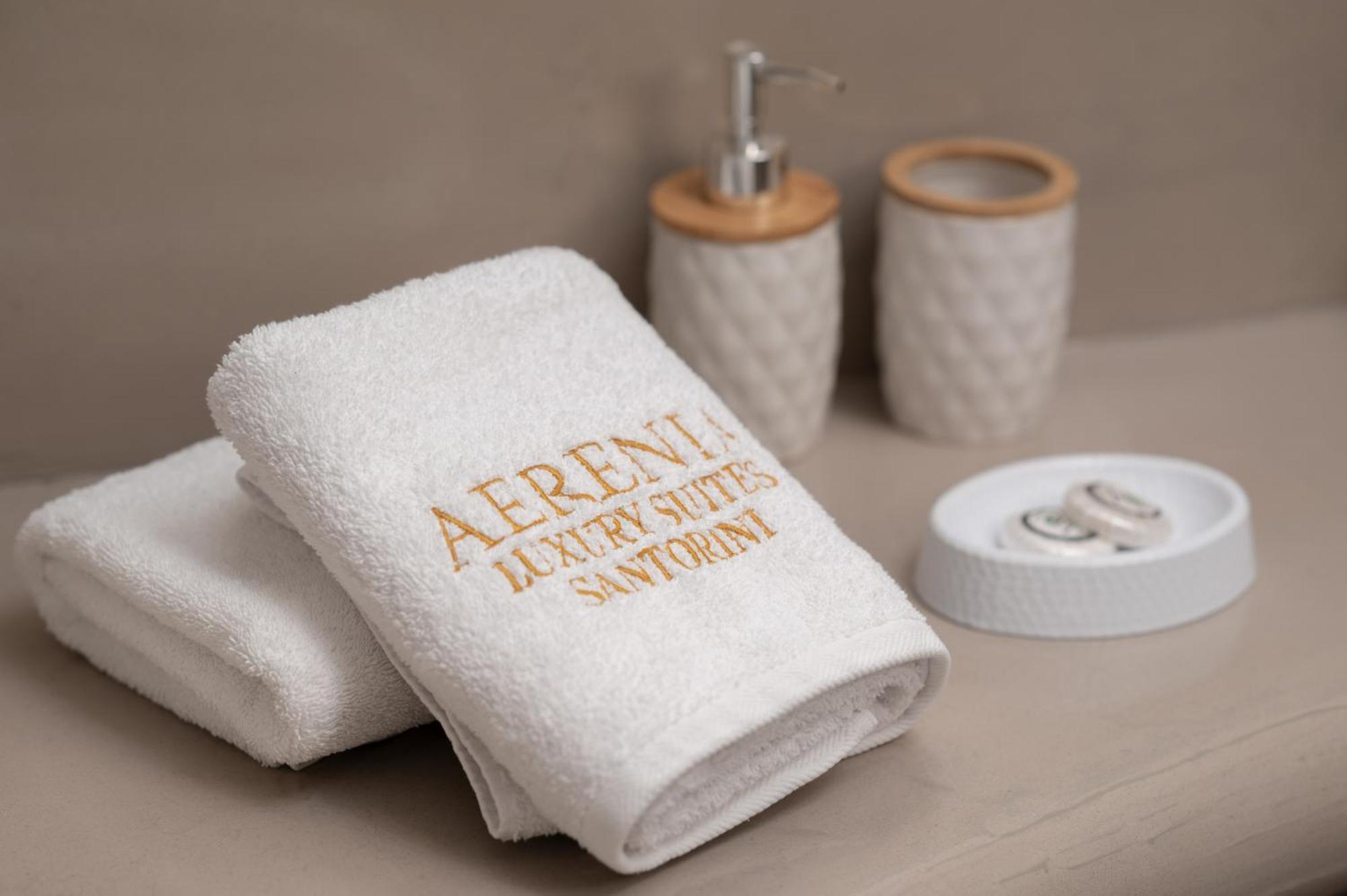 Aerenia Luxury Suites Karterados  Ngoại thất bức ảnh