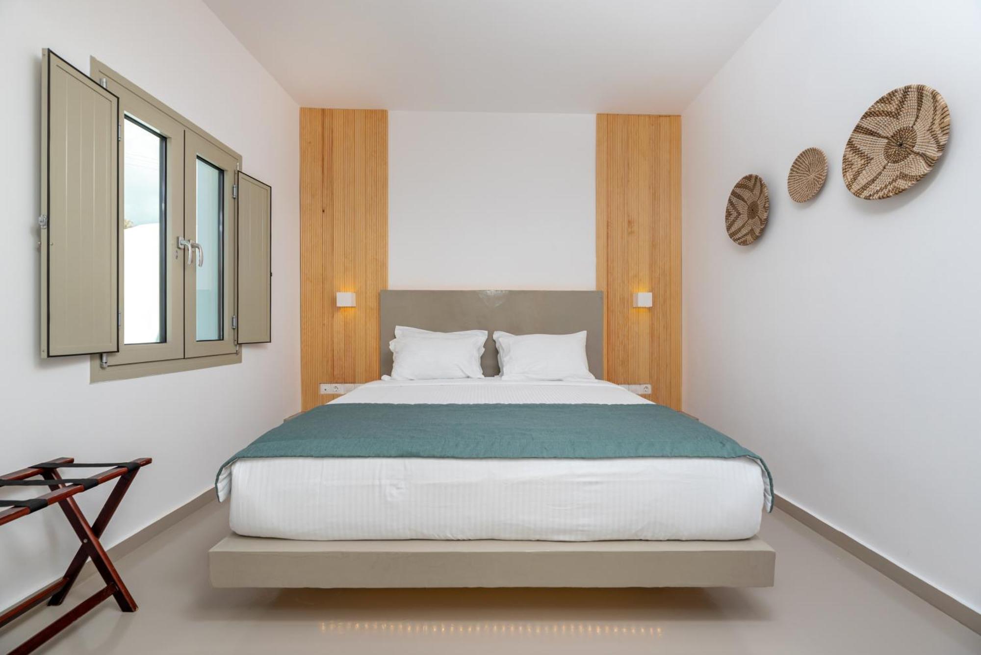 Aerenia Luxury Suites Karterados  Ngoại thất bức ảnh
